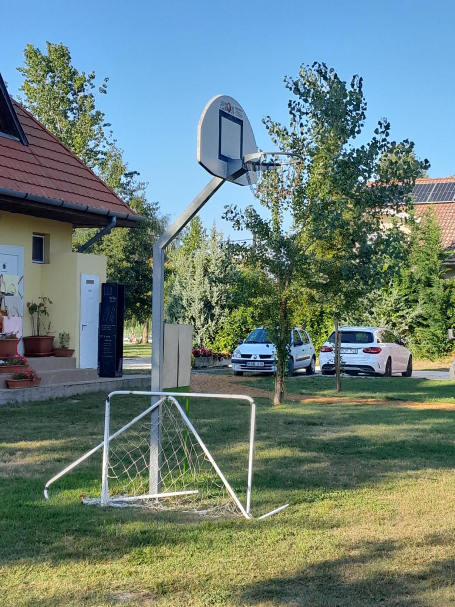 Traumlage Direkt Am See Balatonszárszó Eksteriør billede